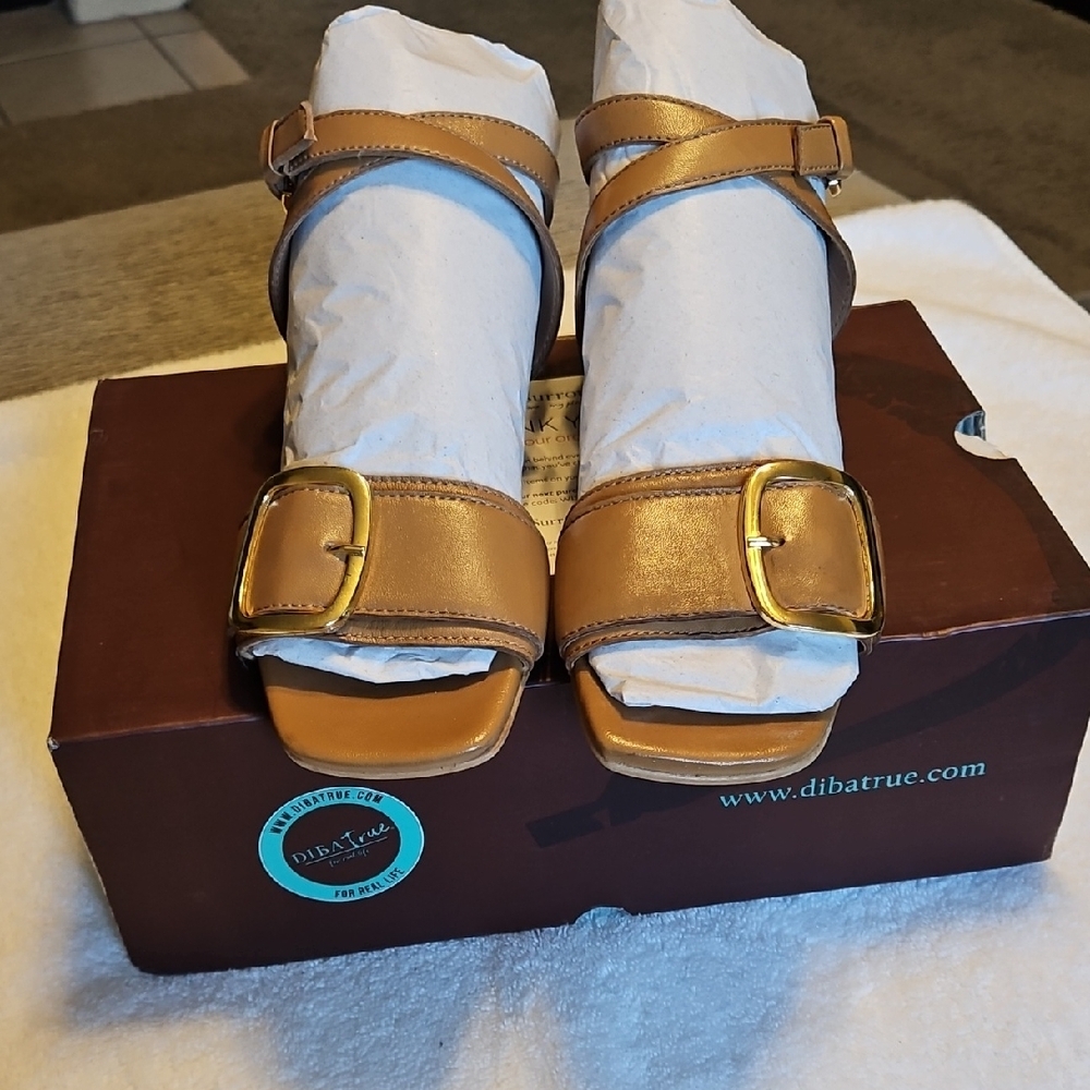 Soft Surroundings Tan Sandals with Gold Buckles